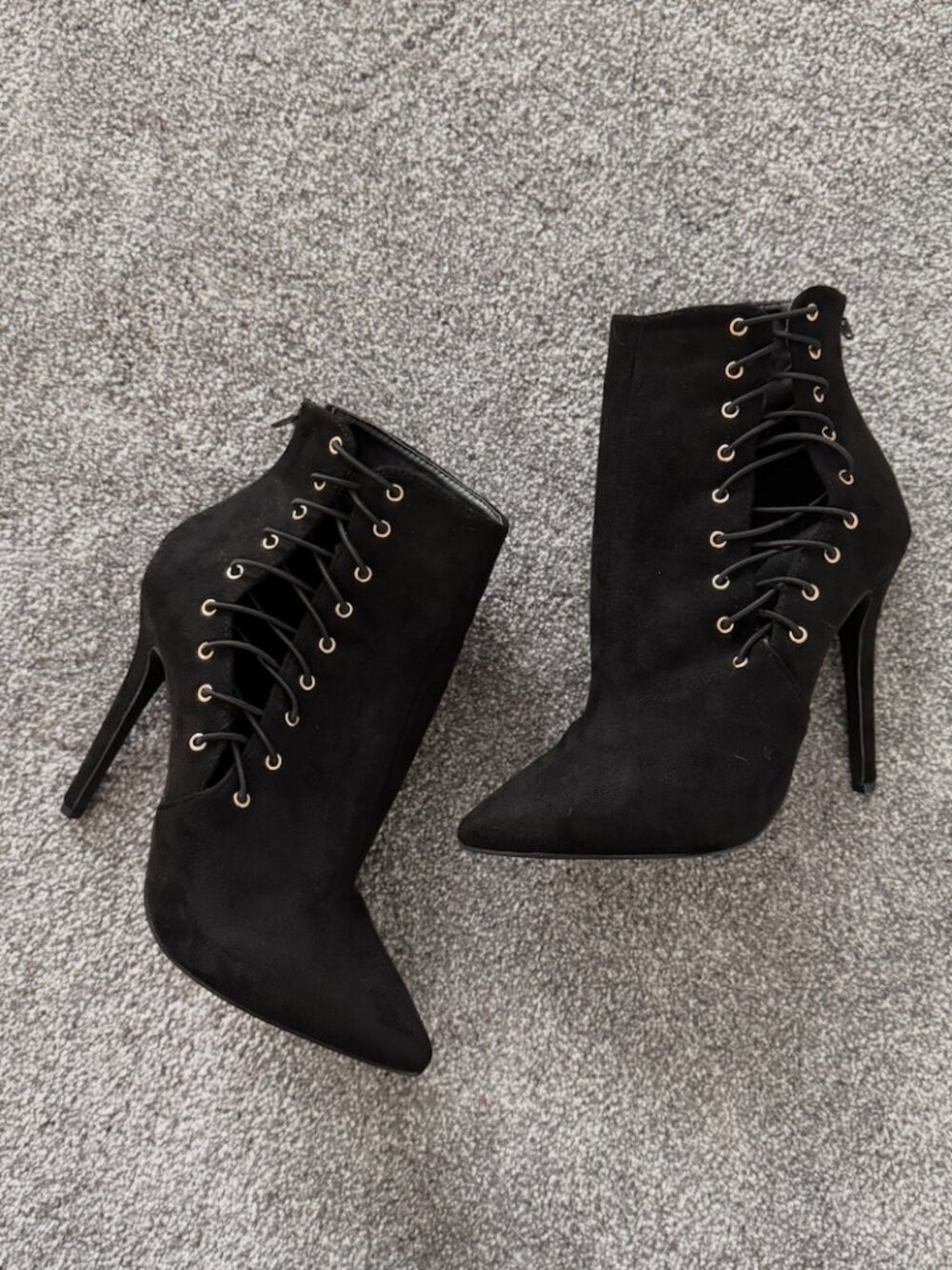 VENUS Black Faux Suede Lace-Up Pointed Toe Stiletto Ankle Boots Size 7.5 NWOT